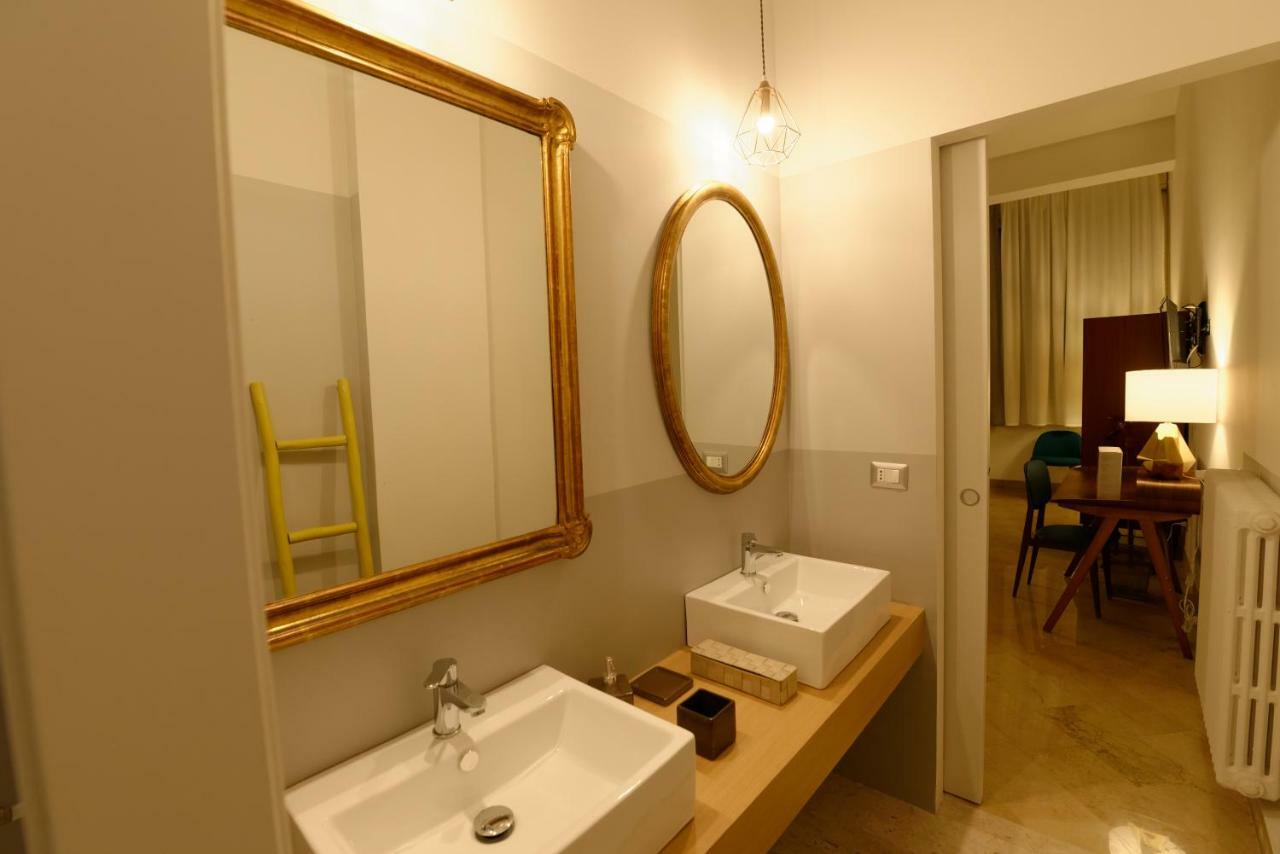 B&B Questa Casa Non E'Un Albergo 팔레르모 외부 사진