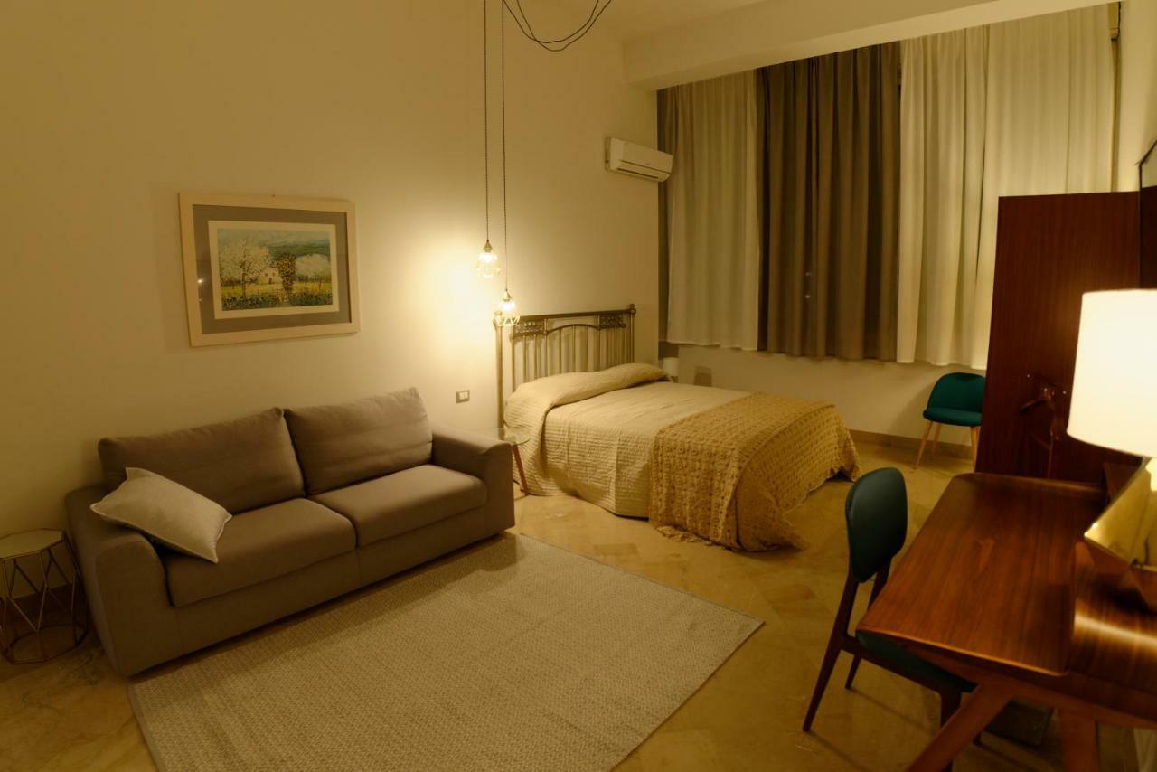 B&B Questa Casa Non E'Un Albergo 팔레르모 외부 사진