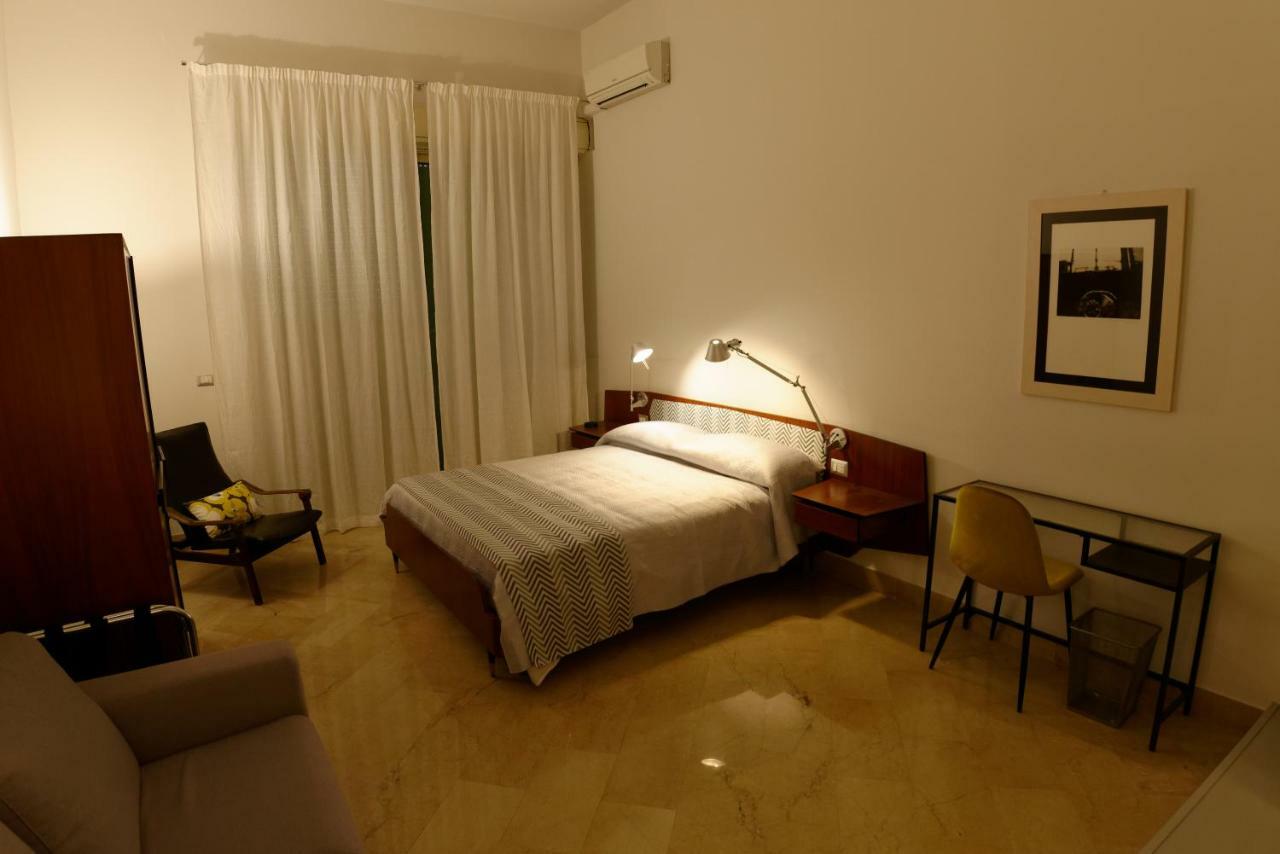 B&B Questa Casa Non E'Un Albergo 팔레르모 외부 사진