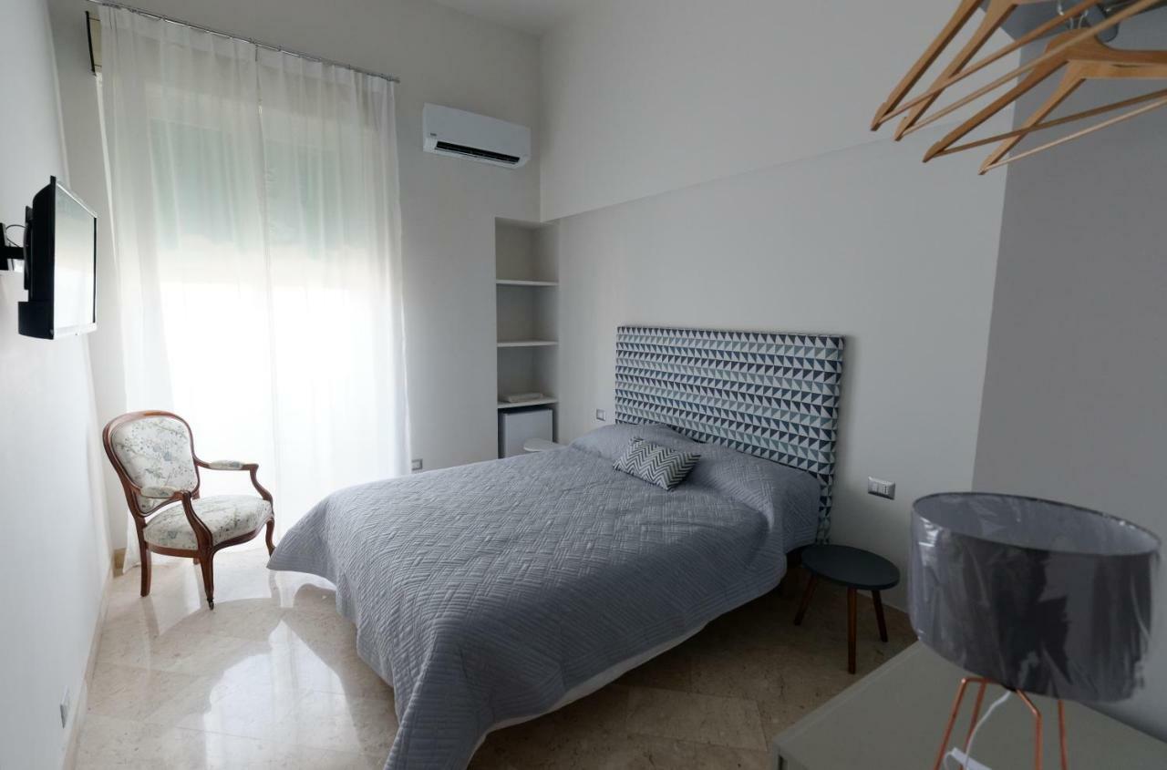 B&B Questa Casa Non E'Un Albergo 팔레르모 외부 사진