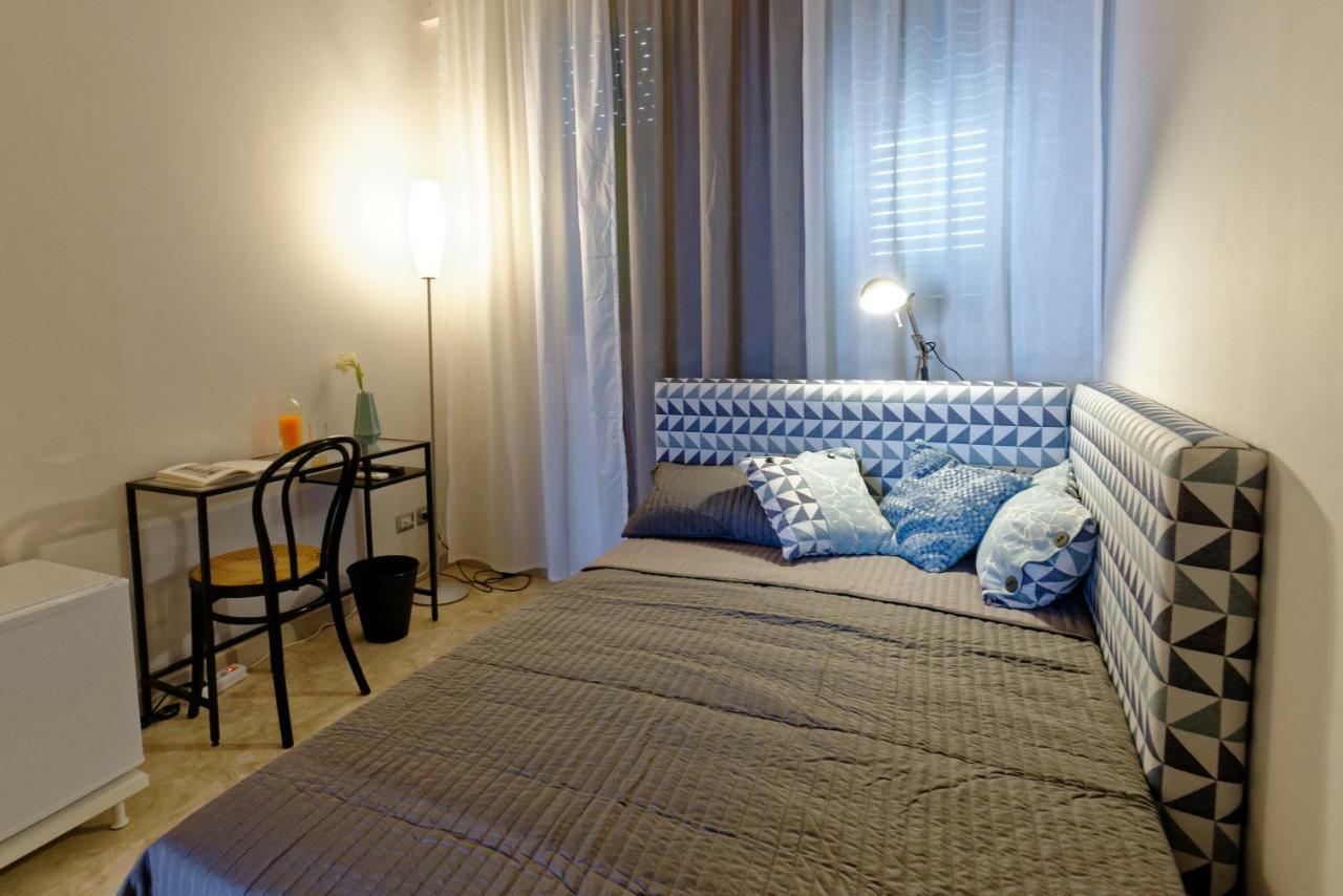 B&B Questa Casa Non E'Un Albergo 팔레르모 외부 사진
