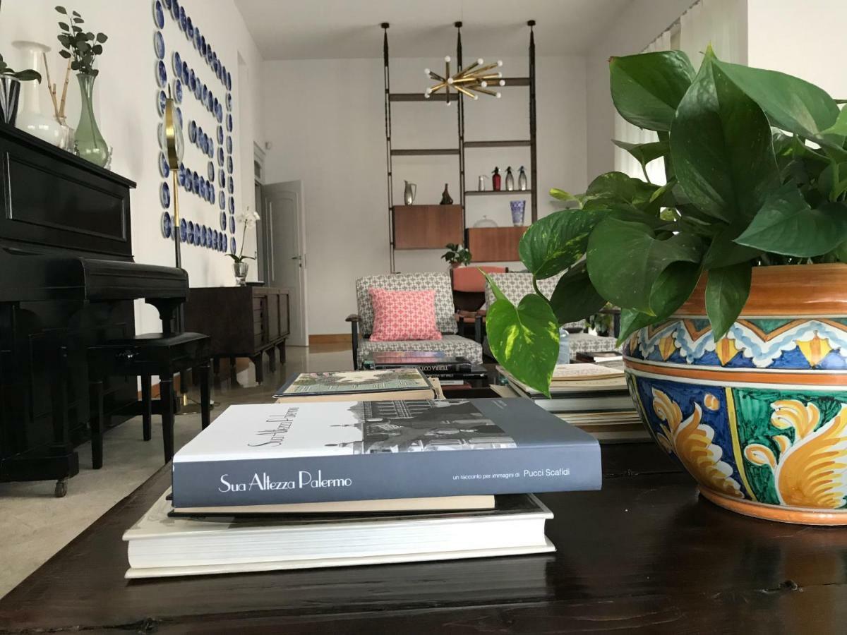 B&B Questa Casa Non E'Un Albergo 팔레르모 외부 사진