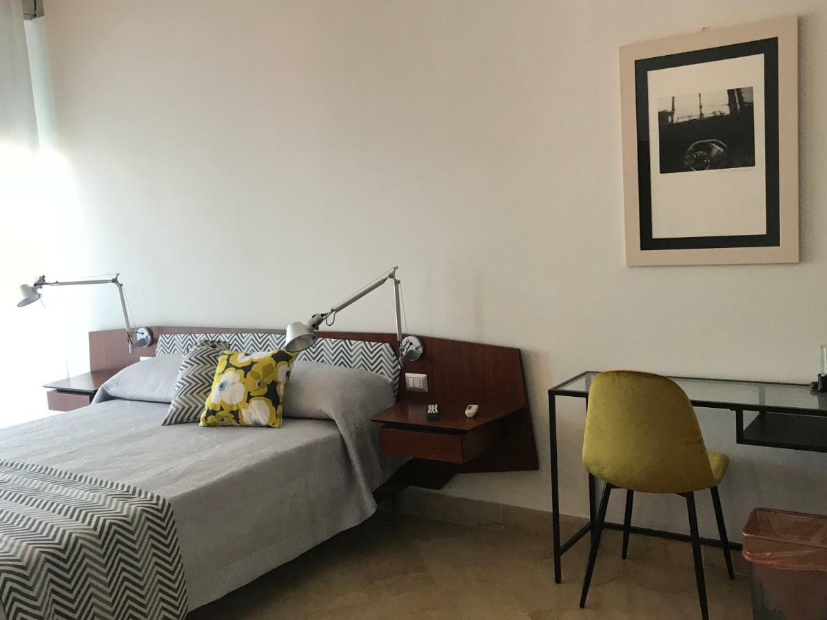 B&B Questa Casa Non E'Un Albergo 팔레르모 외부 사진